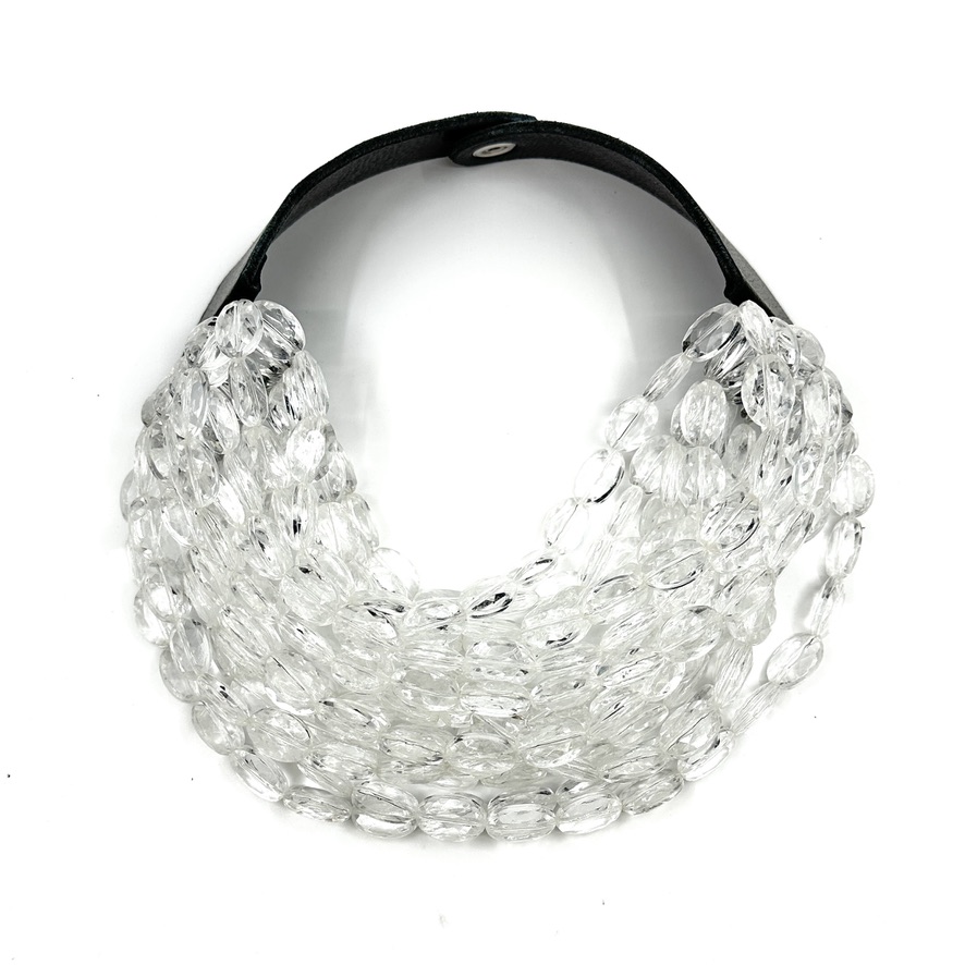 collana-stile-fairchild-baldwin-omhandemade.jpg

Cerchi l'eleganza delle collane stile Fairchild Baldwin? Scopri le alternative scultoree e artigianali firmate OMHANDeMADE