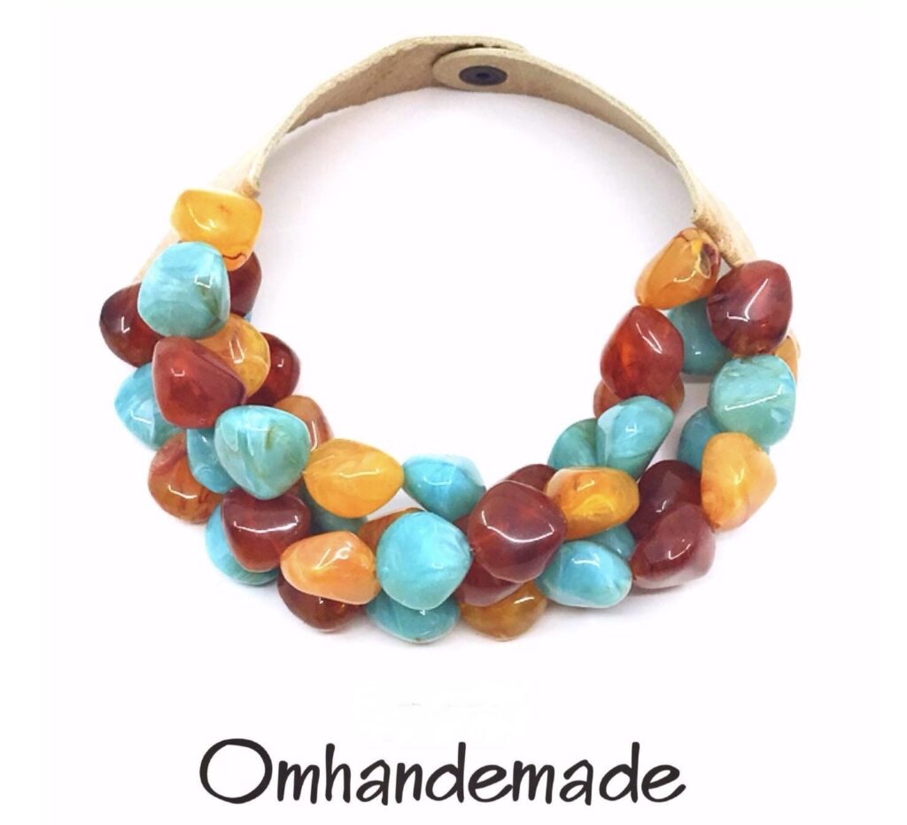 Collana girocollo turchese ambra marrone e ambra gialla stile fairchild boldwin a 4 fili con bretelle in pelle by omhandemade