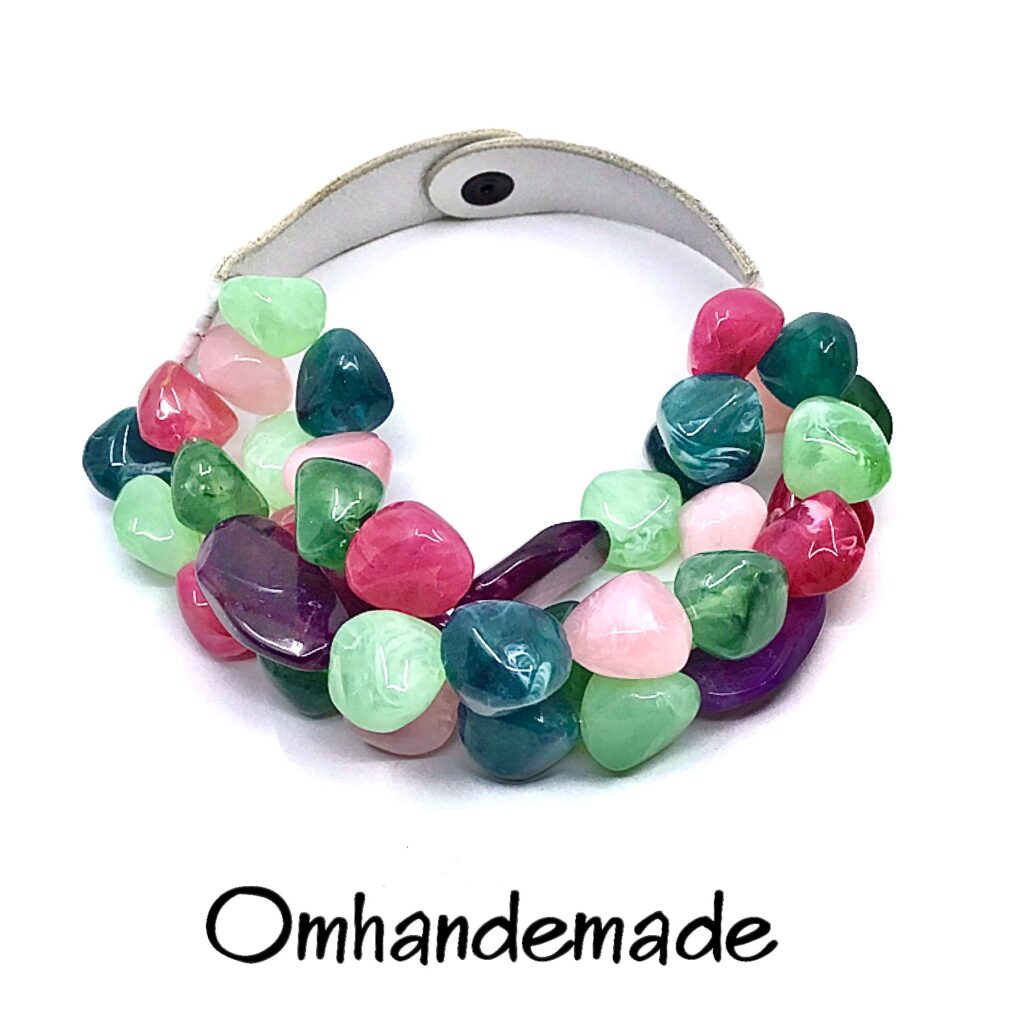 Collana girocollo verde viola e rosa fucsia e ottanio stile fairchild boldwin a 4 fili con bretelle in pelle by omhandemade